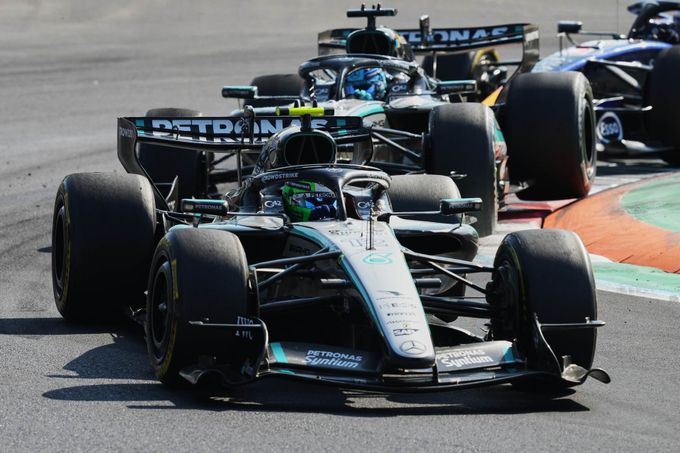 Antonelli znovu zářil, Monza po 60 letech viděla domácího vítěze. Leclerc boural a nedojel Antonelli znovu zářil, Monza po 60 letech viděla domácího vítěze. Leclerc boural a nedojel