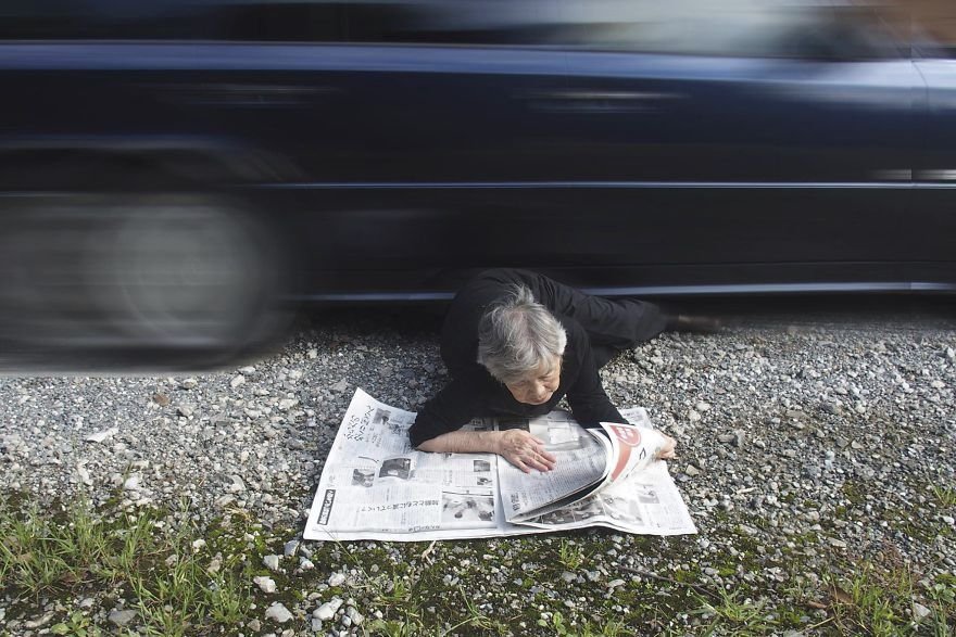 V devadesáti letech vytváří krásné fotografie.