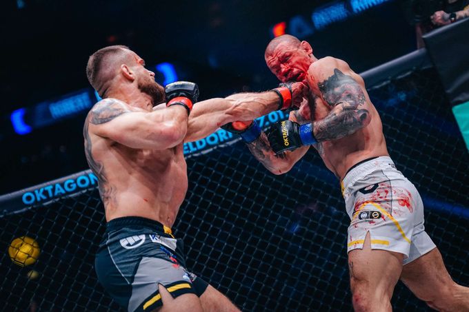 Oktagon 81 ONLINE: Kincl rozdrtil Pukače, Spicy Pája skončil v krvi a děkoval Vémolovi Oktagon 81 ONLINE: Kincl rozdrtil Pukače, Spicy Pája skončil v krvi a děkoval Vémolovi