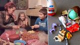 Překvapení z Kinder vajíček. Hračky dovnitř cpou malé děti v Rumunsku