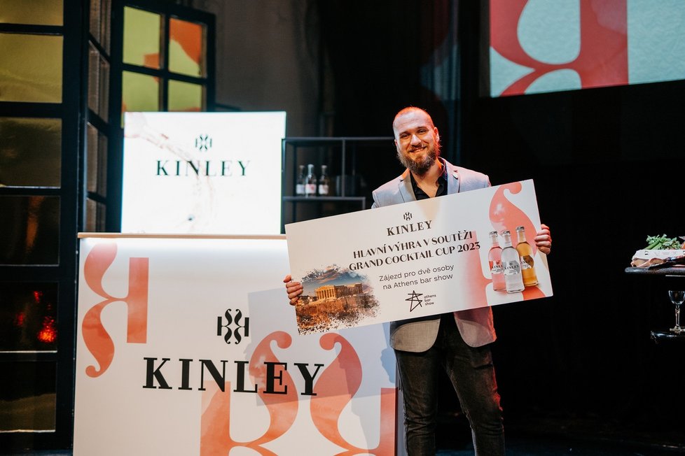 Vítězem barmanské soutěže Kinley Grand Cocktail Cup se stal Jaroslav Jeřábek