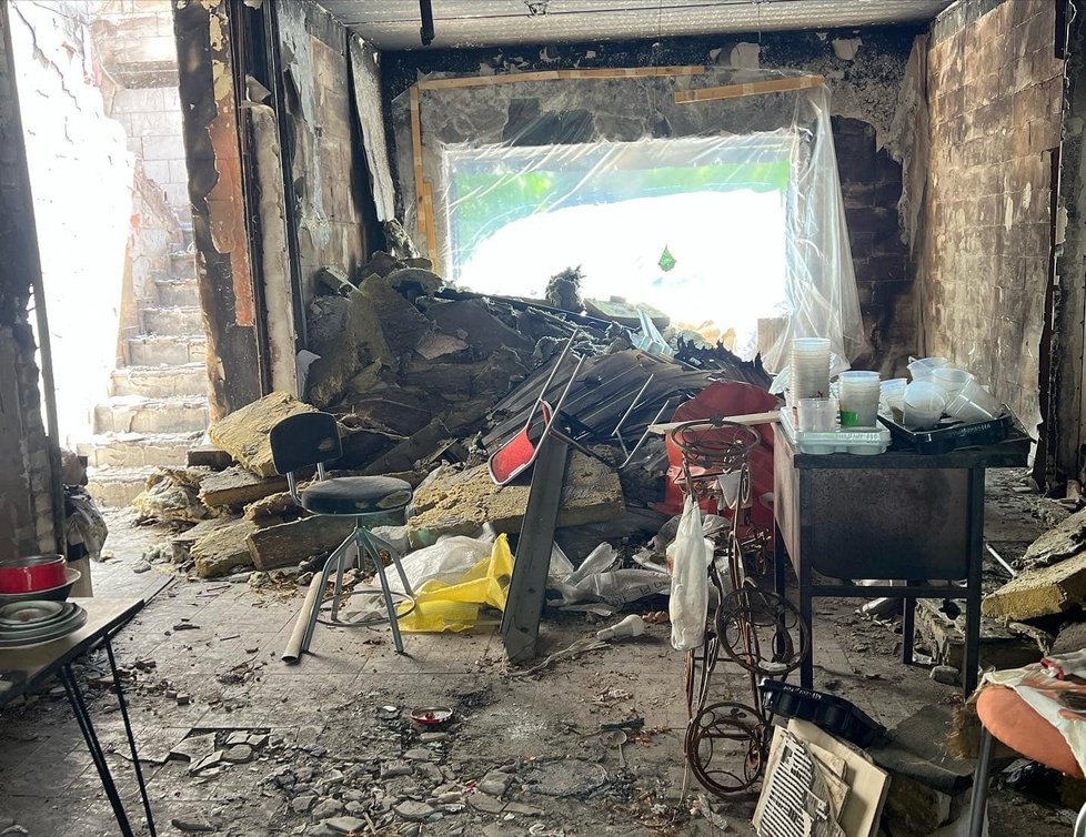 Zničená kancelář strany Holos v Irpini.