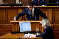 V Bulharsku padla vláda, parlament jí vyslovil nedůvěru. Premiér to schytal i za „zradu“