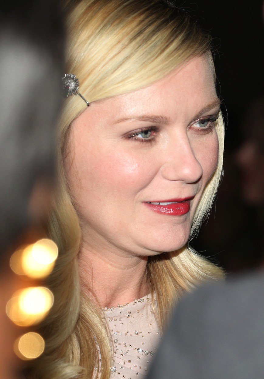 Kirsten Dunst trápí druhá brada.