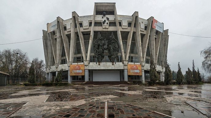 Brutalistická budova cirkusu v moldavském Kišiněvě chátrá patnáctým rokem