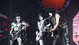 Praha se legendárních »Kissáků« přece dočká! Koncert se uskuteční s ročním zpožděním příští léto