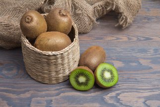 Kiwi je skvělé při hubnutí i na pleť Kiwi je skvělé při hubnutí i na pleť