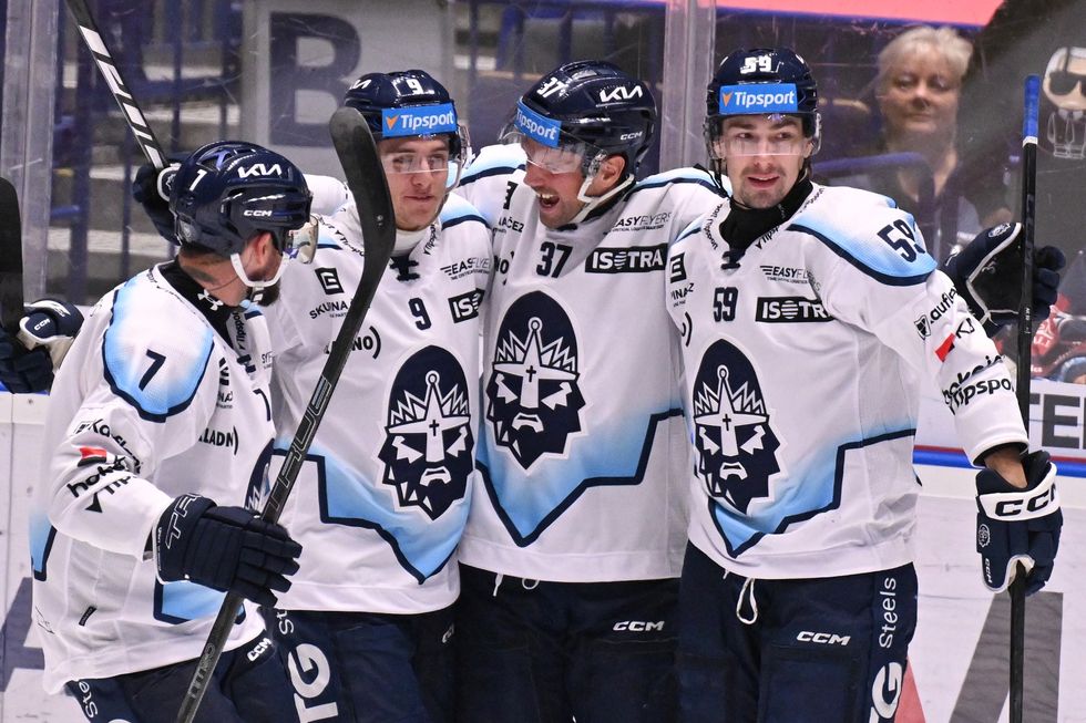 ONLINE: Kladno - Sparta. Litvínov hostí úřadujícího mistra, Kometa hraje v Třinci ONLINE: Kladno - Sparta. Litvínov hostí úřadujícího mistra, Kometa hraje v Třinci