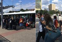 Katastrofální start integrace Kladenska: Nevyjelo 500 autobusů, ČSAD Kladno se lidem omluvilo