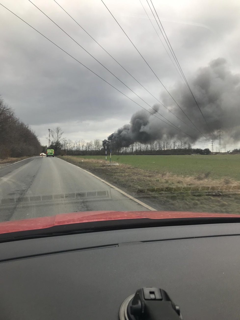 Požár na vrakovišti v Kladně.