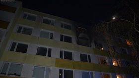 Při požáru v Kladně bylo evakuováno 31 lidí.