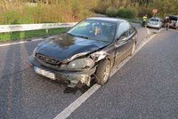 Řidiče utíkajícího od nehody honili s policisty i fotbalisté a fanoušci z Kladrub