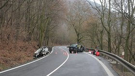 Dostala smyk a sedm lidí skončilo v nemocnici: Nehodu natočila kamera v autě.