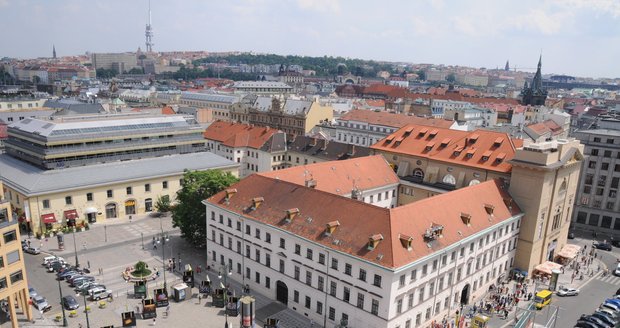 Klášter, který se prodá v aukci, stojí v srdci Prahy - na náměstí Republiky.