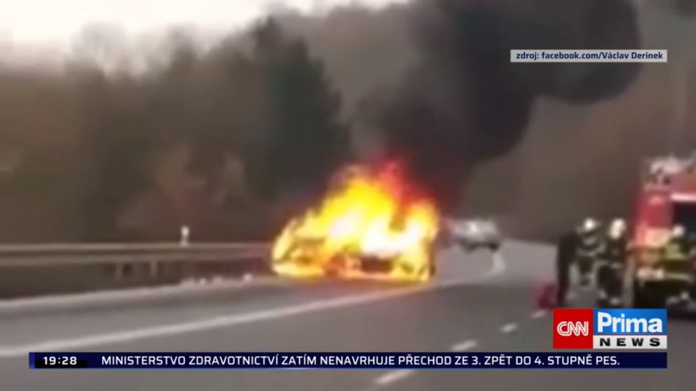 U Klášterce nad Ohří uhořel v sobotu řidič (†52): Nehodu prý zavinil mladík v luxusním autě