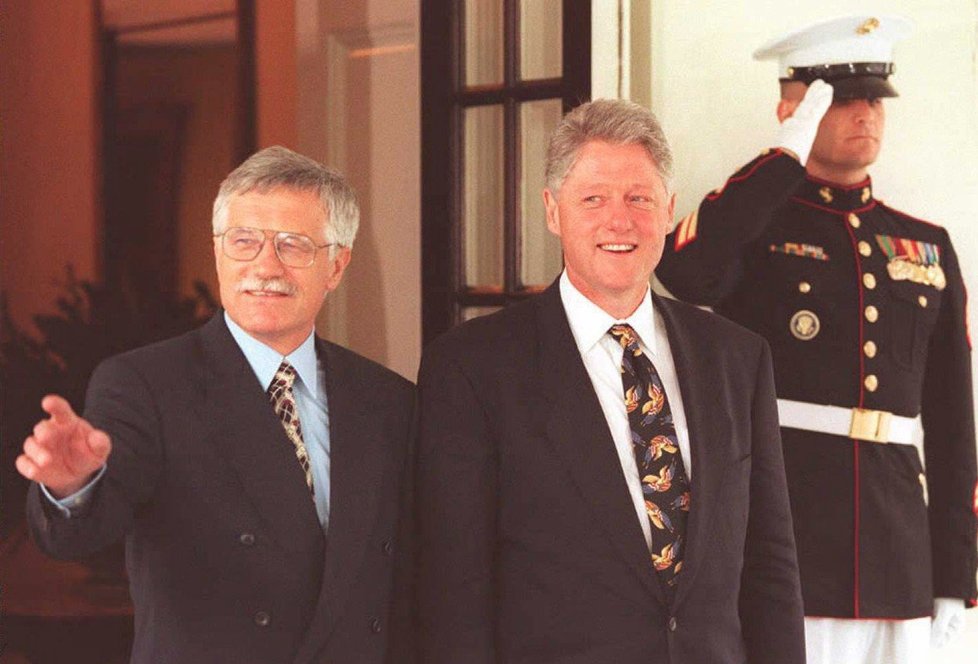 Jako první český premiér se Klaus setkal s prezidentem Clintonem v roce 1995