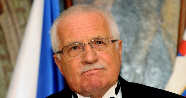 Václav Klaus je zklamnán. Musí oslavu přeložit na jindy 