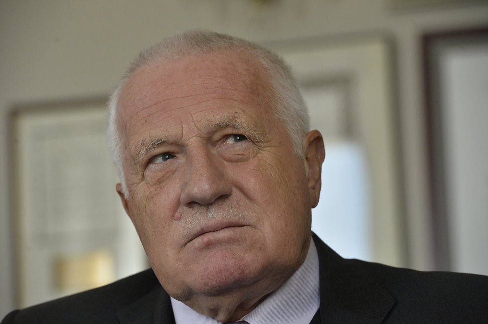 Exprezident Václav Klaus představil petici proti uprchlíkům.