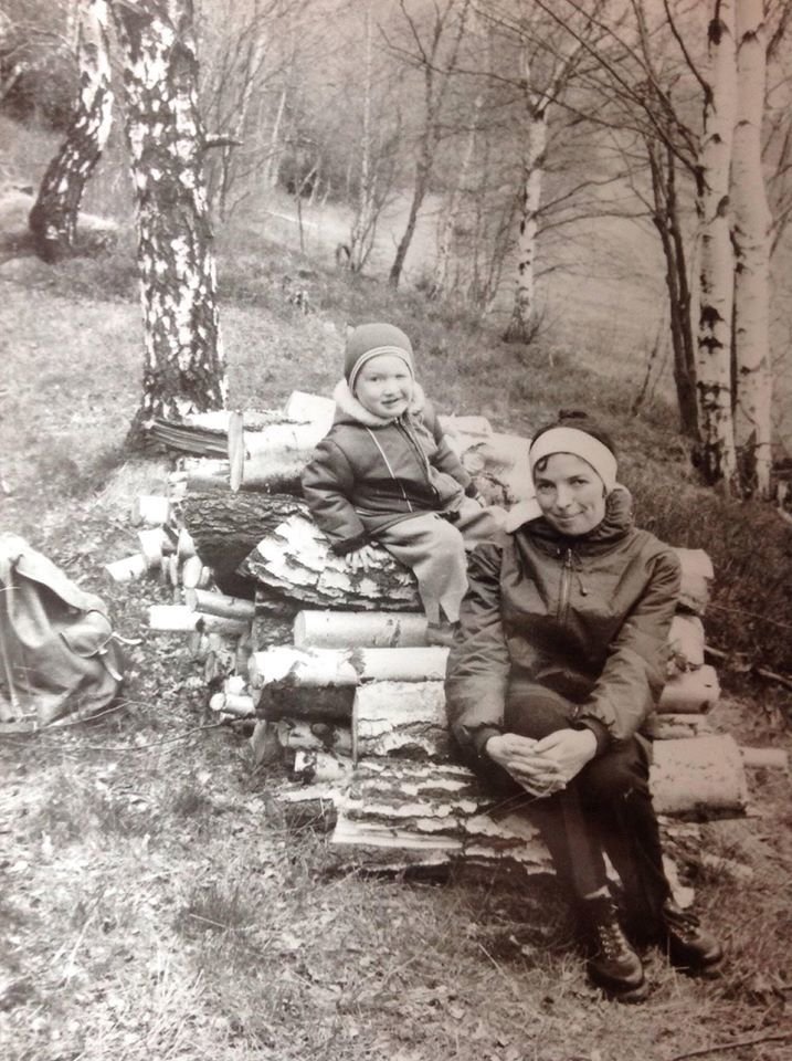 Václav Klaus mladší zhruba v roce 1971 se svou maminkou Livií Klausovou na prázdninách v Krušných horách