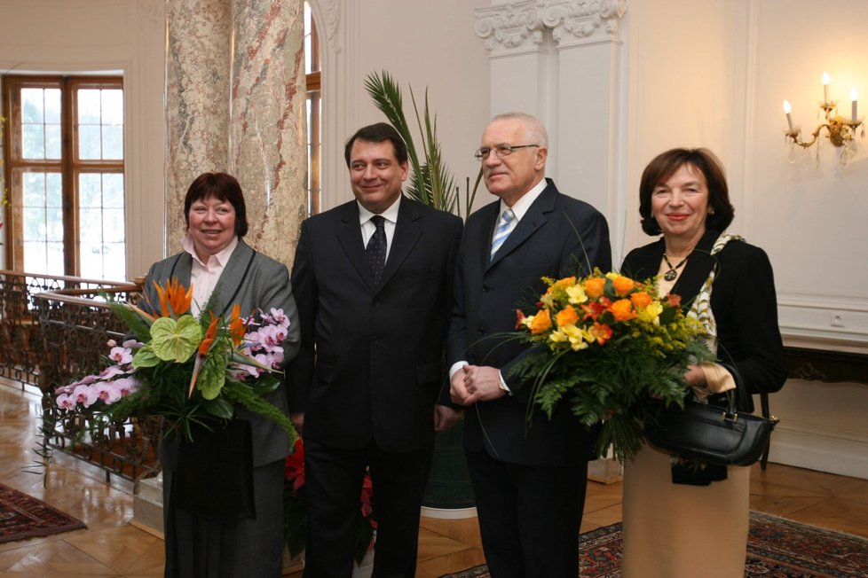 2. 1. 2006 hostil prezident Václav Klaus s manželkou Livií u novoročního oběda v Lánech premiéra Jiřího Paroubka. Tehdy ještě s manželkou Zuzanou.