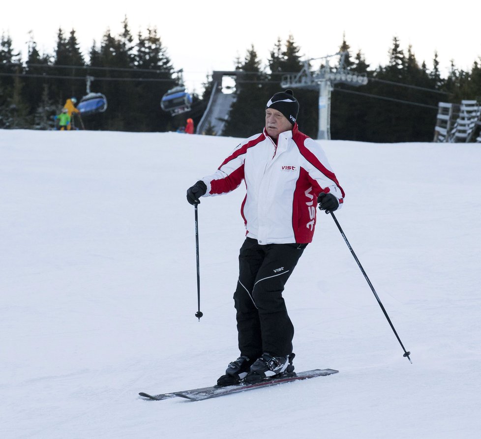 Exprezident Václav Klaus na lyžích ve Špindlerově Mlýně