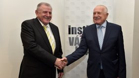 Bývalí premiéři Česka a Slovenska Václav Klaus a Vladimír Mečiar v pondělí hodnotili vývoj, který zemím přinesl rozpad společného státu, od toho na začátku příštího roku uběhne 25 let.