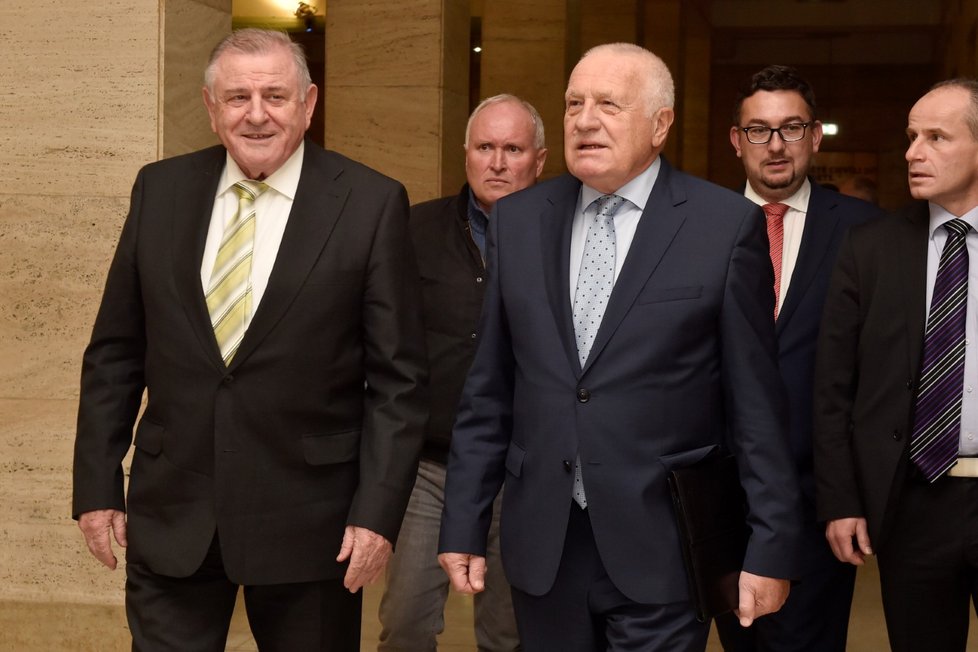 Diskuze o vývoji Česka a Slovenska 25 let po rozpadu společné republiky: Václav Klaus a Vladimir Mečiar