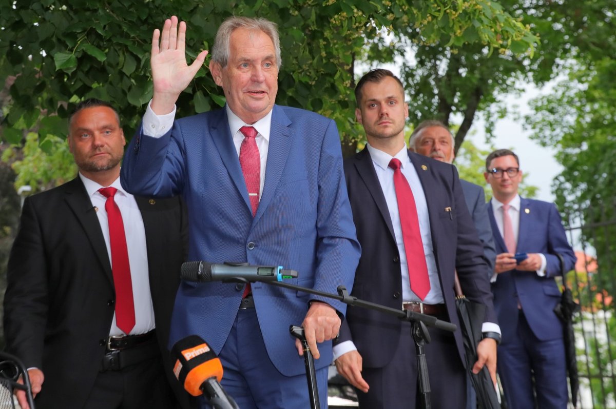 Prezident Miloš Zeman na oslavě 78. narozenin bývalé hlavy státu Václava Klause (19. 6. 2019)
