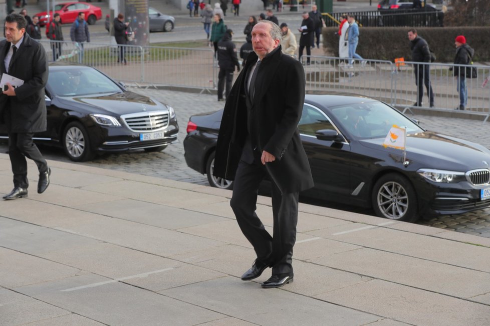 Šéf hnutí Trikolóra a poslanec Václav Klaus ml. přichází k budově pražského Rudolfina, kde se konala pieta k uctění památky zesnulého šéfa Senátu Jaroslava Kubery. (3. 2. 2020)