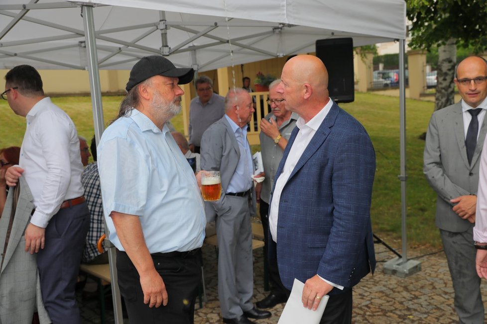 Ladislav Jakl je známý znalec piva. Své znalosti testoval i na oslavě 78. narozenin exprezidenta Klause (19. 6. 2019).