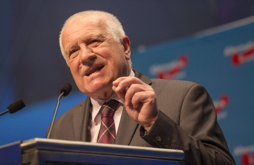 Řečníkem na sjezdu Alternativy pro Německo byl i bývalý český prezident Václav Klaus. Opakovaně sklidil bouřlivý potlesk.