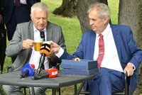 Klaus oslaví 80. narozeniny na Hradě. Na party pro stovky hostů zazpívá i spolužák exprezidenta