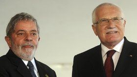 Bývalý prezident Luiz Inácio Lula da Silva (vlevo) půjde do vězení, v roce 2009 ho navštívil tehdejší prezident ČR Václav Klaus.