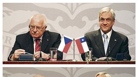 Skandál s ukradeným perem se bude držet Václava Klause ještě dlouho