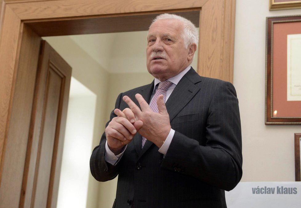 Bývalý prezident Václav Klaus si může pískat, od března vydělal až čtyři miliony.