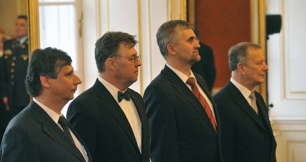 Prezident Klaus jmenoval nové členy vlády