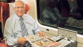 5:17 Čas na denní tisk - Cestu vlakem si prezident krátil četbou deníku Blesk
