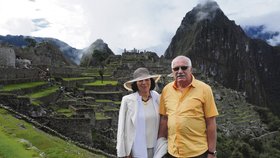 V Jižní Americe byl prezident několikrát, na snímku je se svou ženou na Machu Picchu