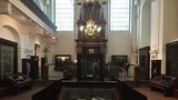 Největší synagoga v Josefově: Nenápadná barokní stavba ukrývá výstavu o ortodoxních tradicích