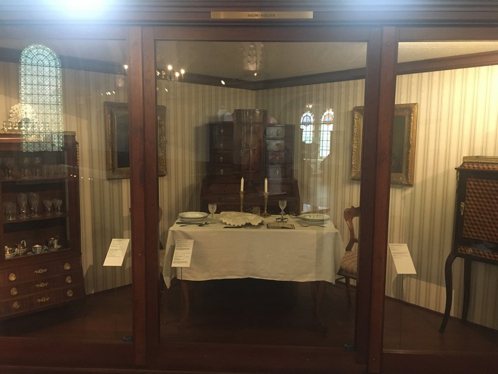 Výstava judaismu uvnitř Klausové synagogy.
