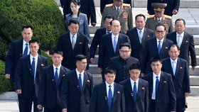 Na první mezikorejský summit v dubnu přijel Kim Čong-un s početnou ochrankou.