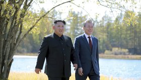 Korejští lídři na procházce.