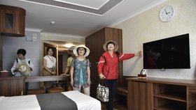 Slavnostního otevření se kromě Kimovy rodiny účastnili i ruští diplomaté.