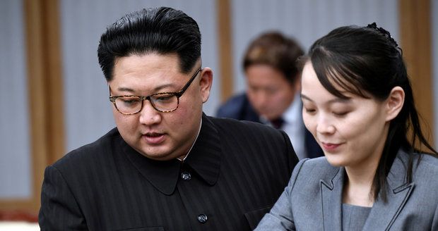 Kim Čong-un je v kómatu? Nové zvěsti o špatném stavu diktátora KLDR a sestra u moci