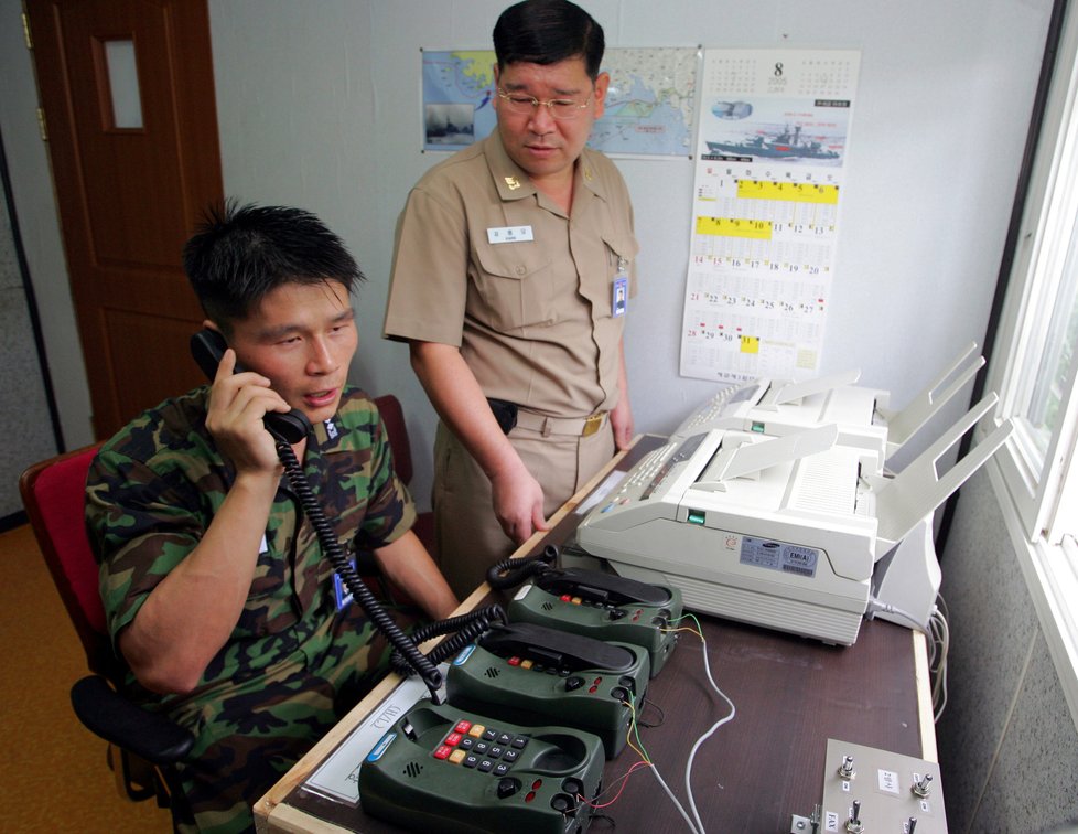 Napětí mezi KLDR a sousední Jižní Koreou stoupá: KLDR přerušila telefonní spojení.