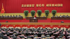 Kim Čong-un na sjezdu Korejské strany práce (8. 04. 2021)