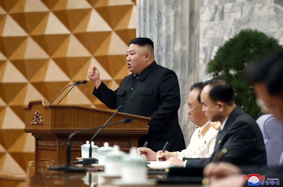 Severokorejský vůdce Kim Čong-un na plenárním zasedání Korejské strany práce (9. 02. 2020)