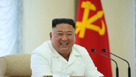 Vůdce KLDR Kim Čong-un na jednání politbyra.