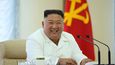 Vůdce KLDR Kim Čong-un na jednání politbyra.