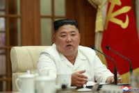 Fotky jako důkaz? Kim je zdravý a plný síly, tvrdí KLDR. Diktátor řeší tajfun i koronavirus
